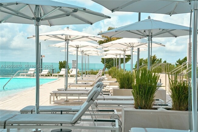 Building Photo - 300 Biscayne Blvd