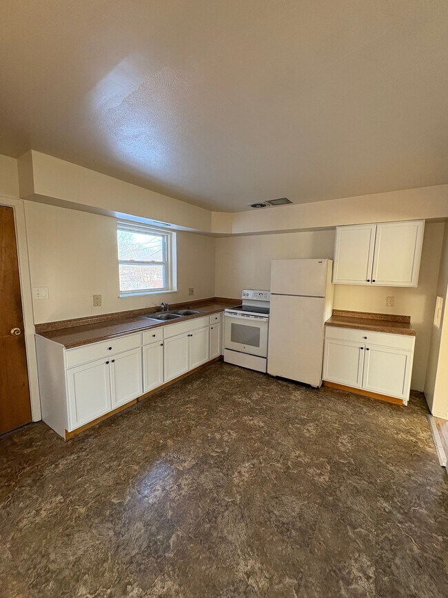 Building Photo - 9111 Northcrest Ln