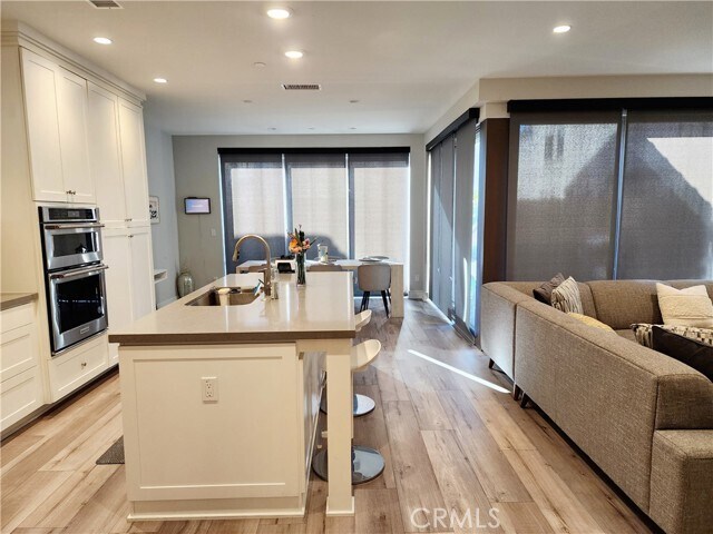 Building Photo - 109 Tritone