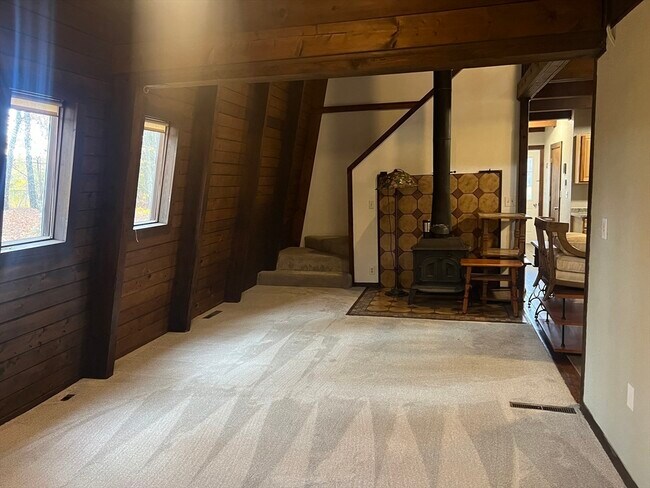 Building Photo - 888 Salem St