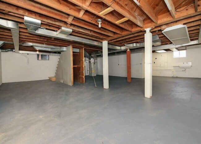 Building Photo - 3 Bedroom Home in Lynchburg