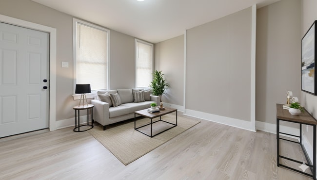 Building Photo - Updated 2-Bedroom Home with Bonus Room