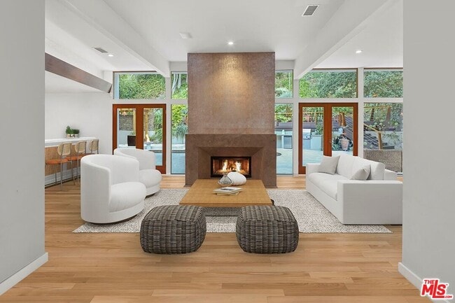 Building Photo - 3600 Mandeville Canyon Rd