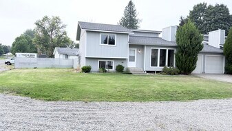 Beautiful Hayden location with view of Canfield Mtn. - 10031 N Sunview Ln