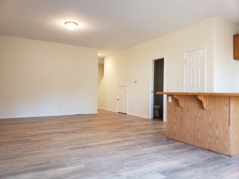 Building Photo - 18579 SW Takena Ct