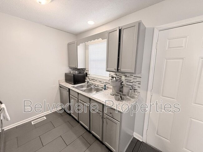 Building Photo - 415 N Dudley St