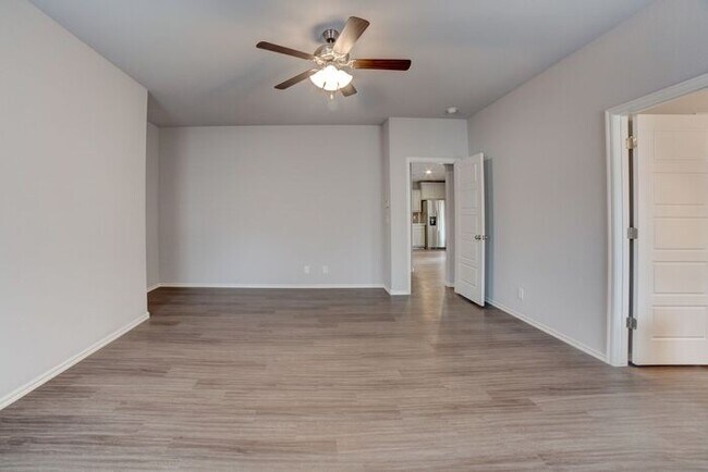Building Photo - Brand new 4/2/2 in Elysian Fields!