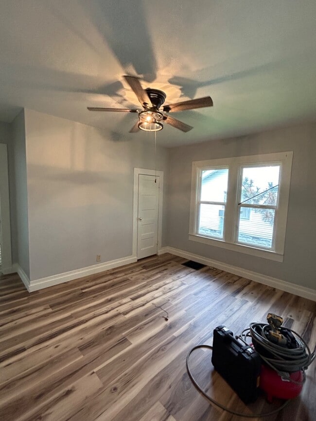 Building Photo - 411 Matthews Ave