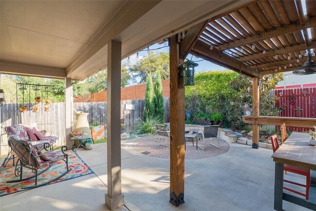 Building Photo - 2009 Garretts Way