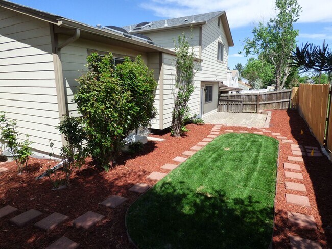 Building Photo - $0 DEPOSIT OPTION.  TRI-LEVEL HOME IN SE AURORA