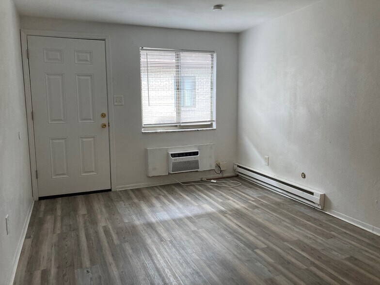 Building Photo - 204 Kellywood Mnr
