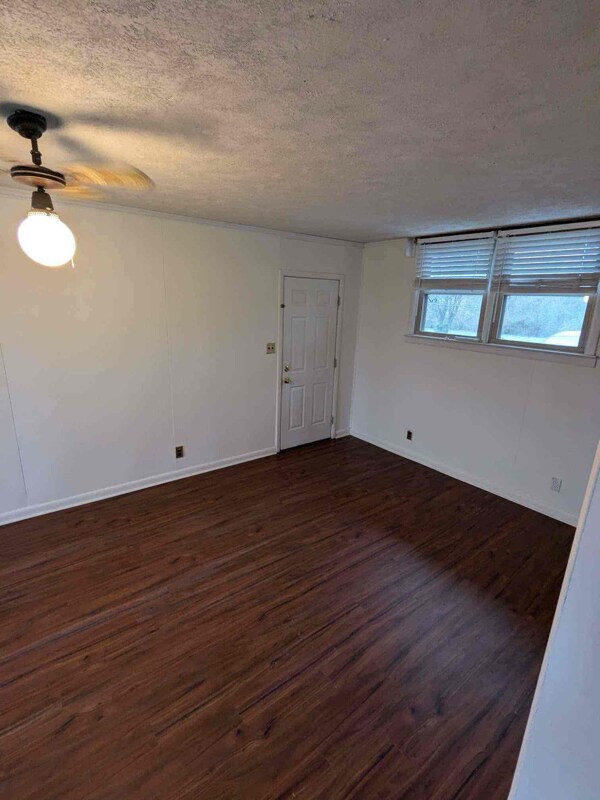 Building Photo - 3282 Old Hustonville Rd