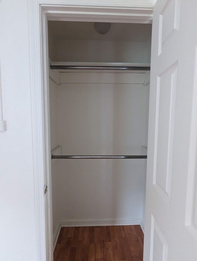 Building Photo - Spacious 3 Bedroom House Available Now!