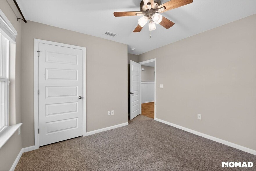 Building Photo - 5024 Rivergrass Dr