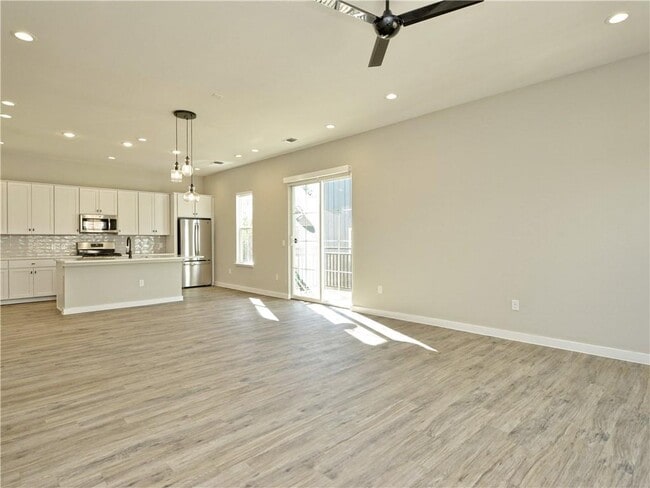 Building Photo - 3809 Valley View Rd