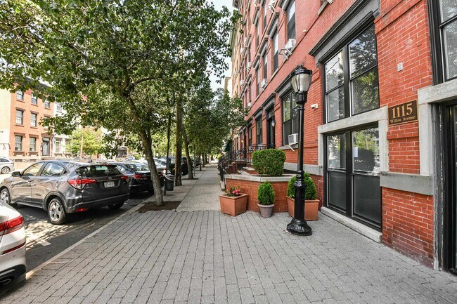 Building Photo - 1115 Willow Ave