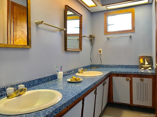 Building Photo - 9 Johnston Rd