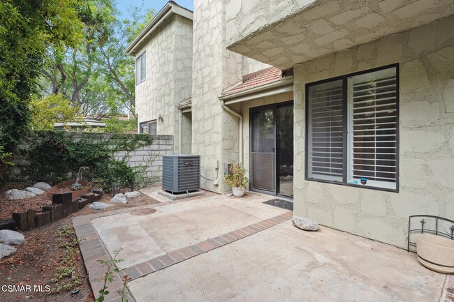 Building Photo - 29723 Strawberry Hill Dr