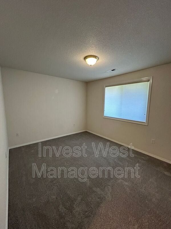 Building Photo - 4015 SE 170th Ct