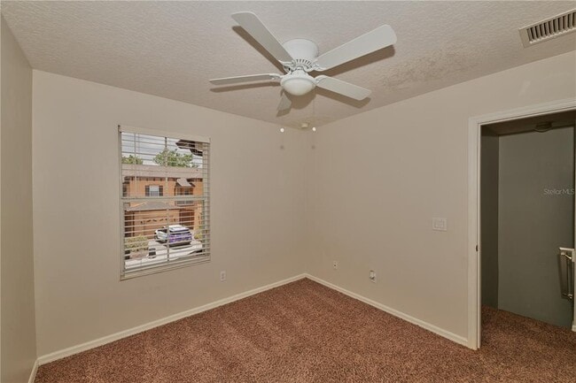 Building Photo - 2730 Retreat View Cir
