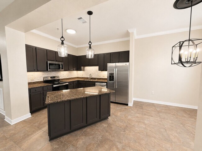 Building Photo - 3/3 Condo - Gulf Shores
