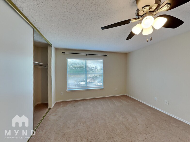Building Photo - 316 Willow Oak Dr
