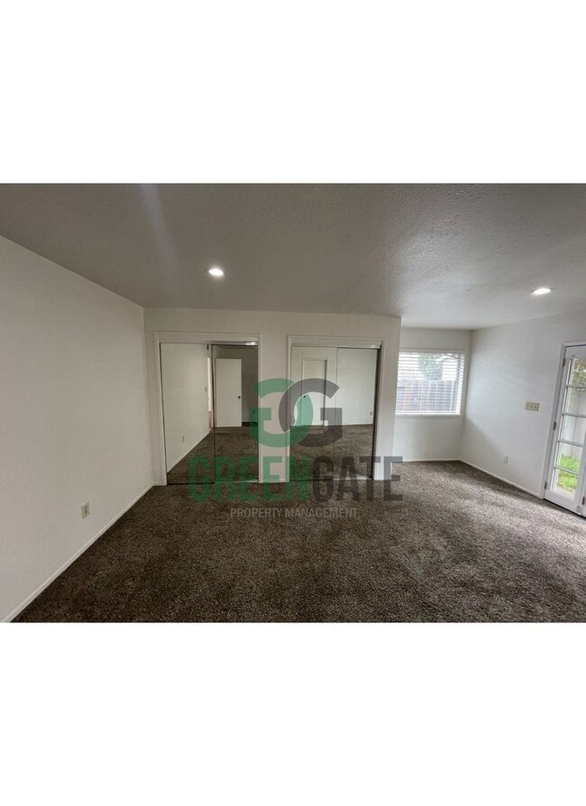 Building Photo - Spacious 4Bedroom 2Bath AVAILABLE NOW in Modesto!!