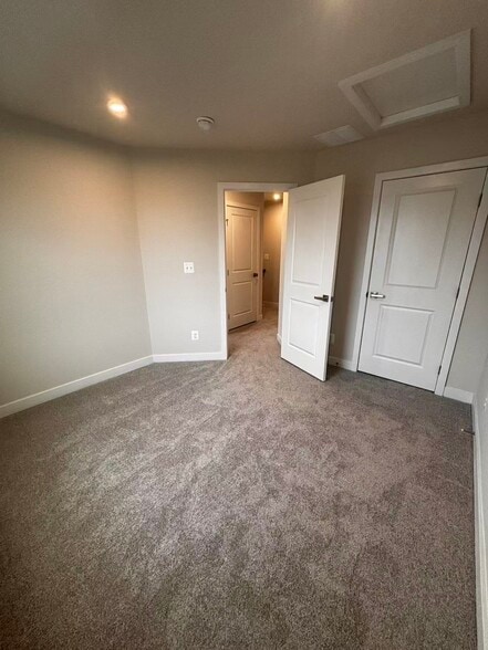 Building Photo - 735 Rosemary Way