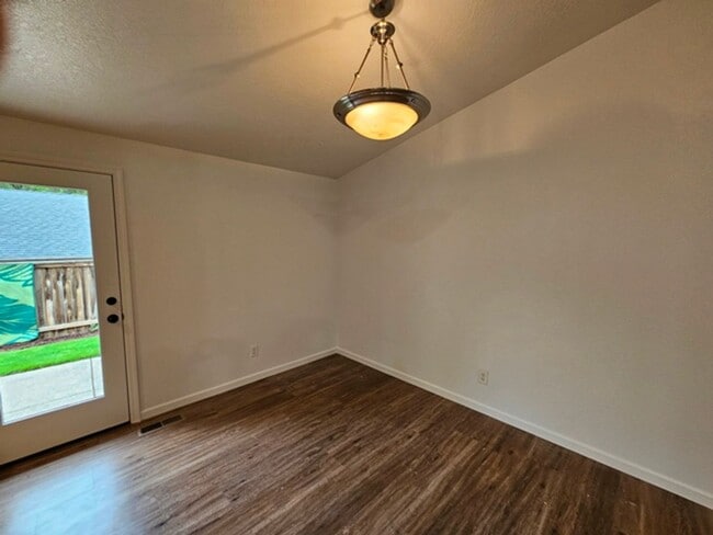 Building Photo - 3Bd/2Ba Single Story Home-Available to view beginning 4/27/2026!