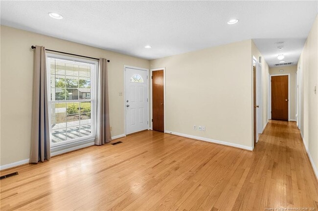 Building Photo - 1644 Inverness Dr