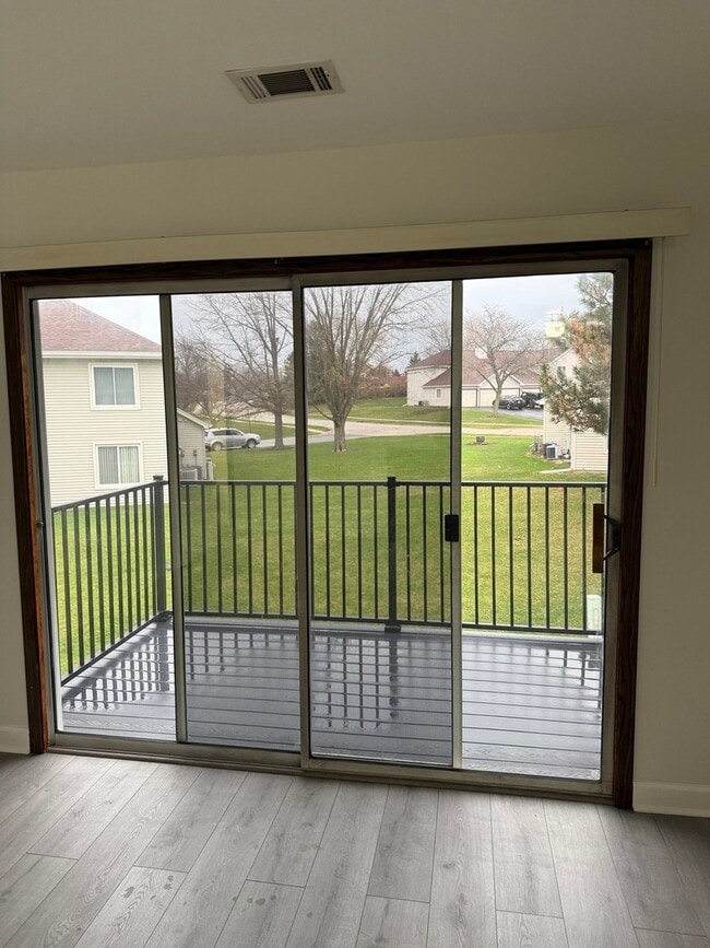 Building Photo - 7040 Remington Ct