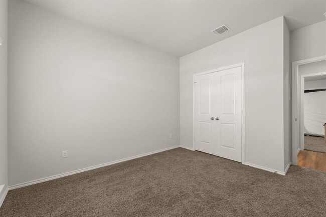 Building Photo - 108 Pivot Dr