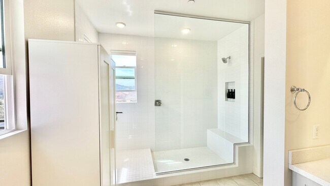 Building Photo - Beautifully Designed, and Upgraded, Newer ...