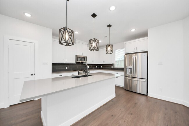 Building Photo - 1422 Shaded Rock Dr