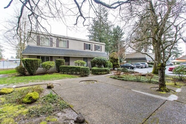 Building Photo - Completely remodeled with Washer/Dryer in ...