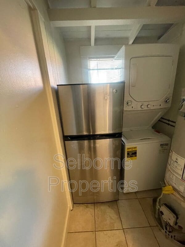 Building Photo - 544 Merrimac St