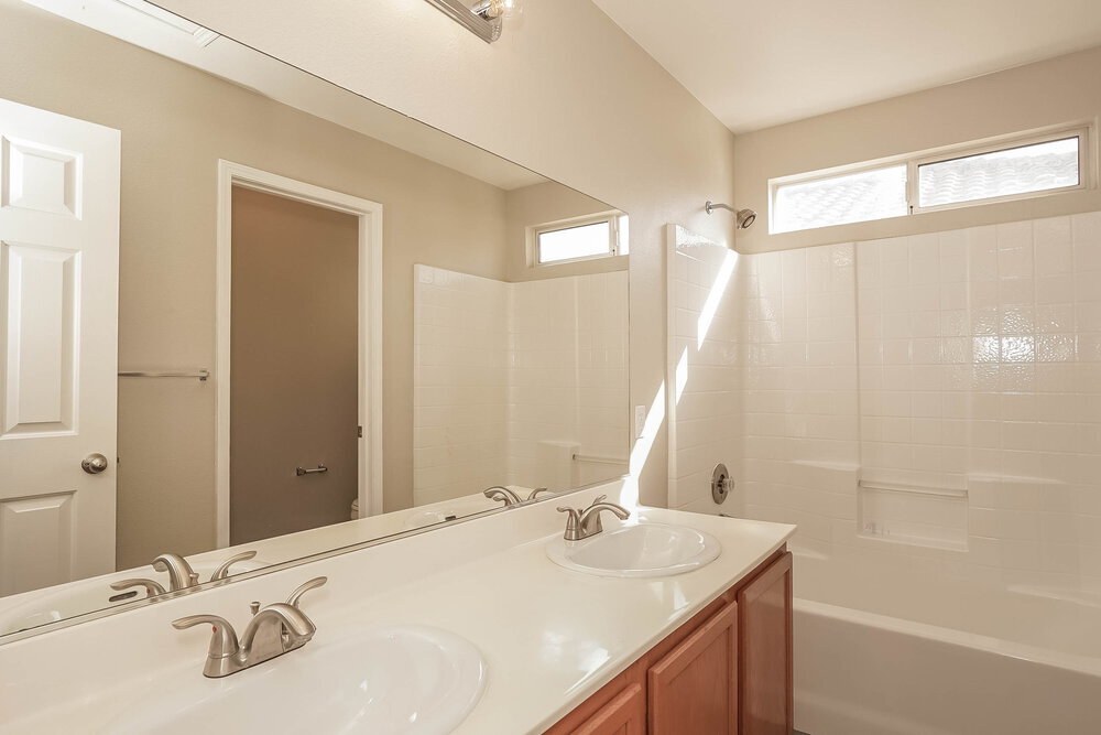 Building Photo - 9524 Friant St