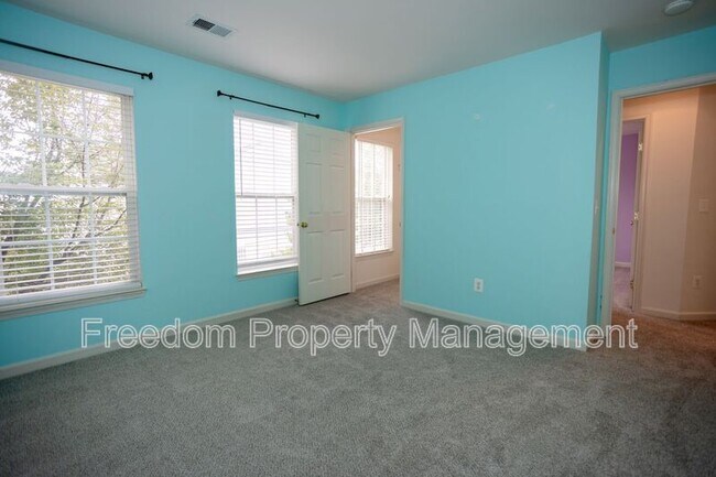 Building Photo - 6004 Abernethy Ln