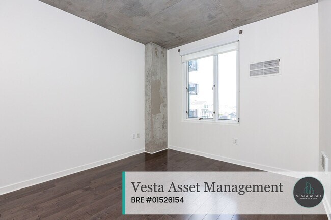 Building Photo - Designer 2-Bedroom in Iconic VIDA Residences