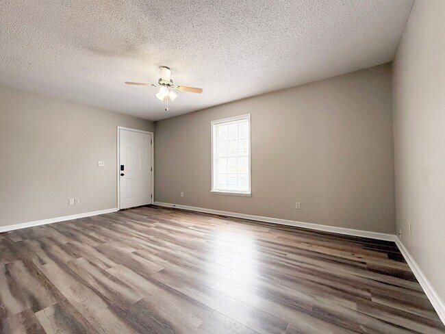 Building Photo - 1948 E 1st St