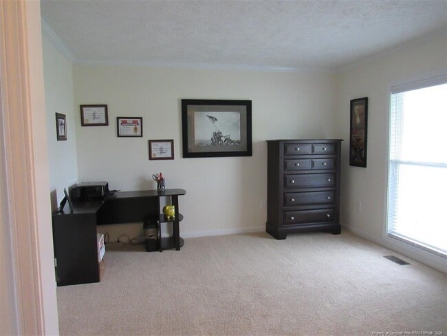 Building Photo - 211 Stoney Creek Dr