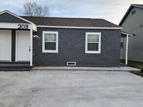 Building Photo - 203 W Dewey Ave