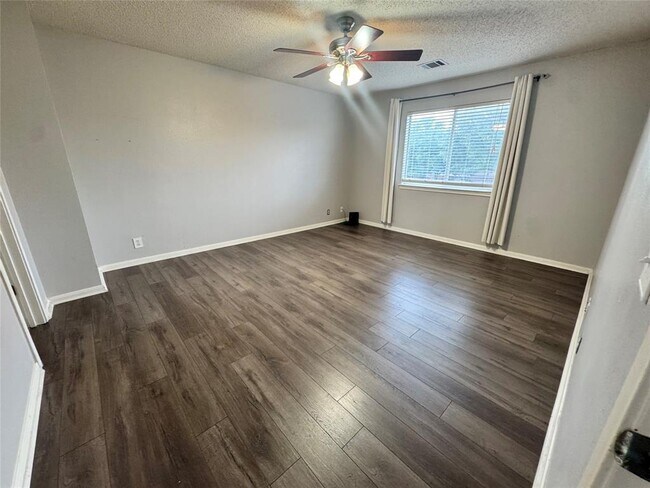 Building Photo - 1616 War Horse Ln