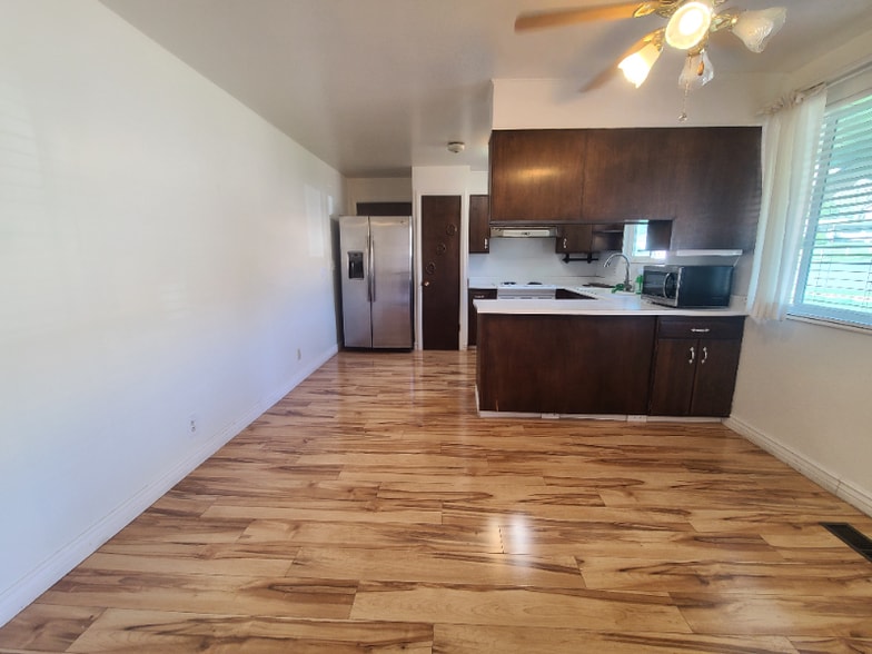Building Photo - 245 N 600 E