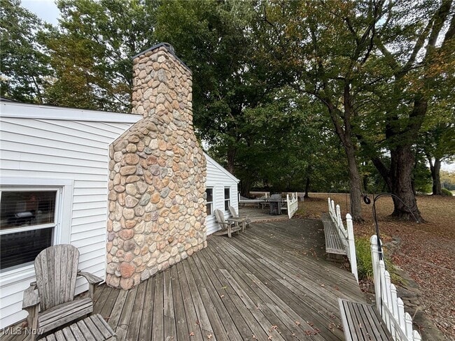 Building Photo - 8298 Valley Dr