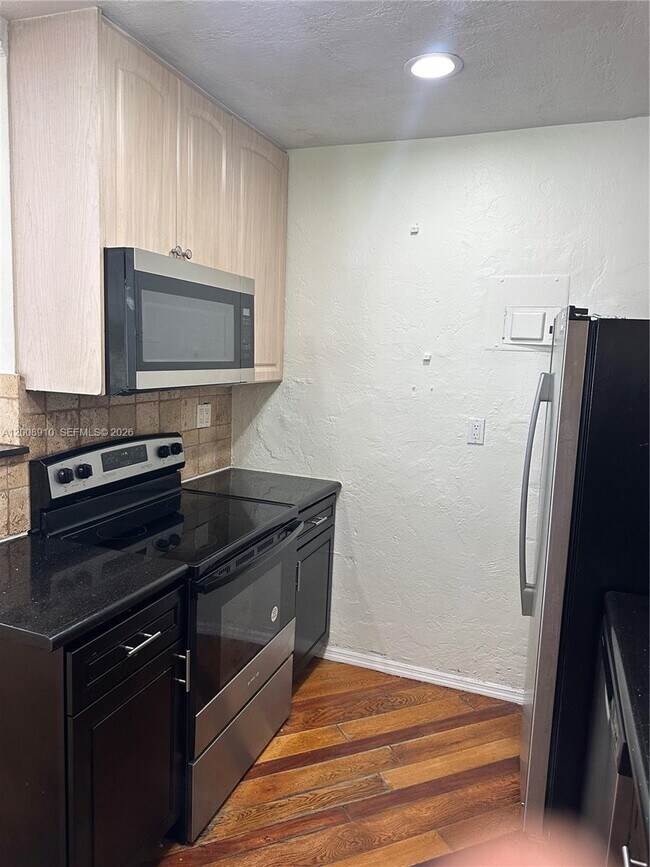 Building Photo - 1422 Wiley St