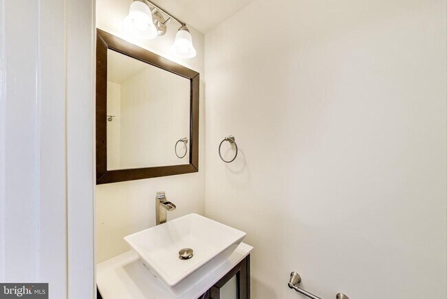 Building Photo - 13404 Waterford Hills Boulevard