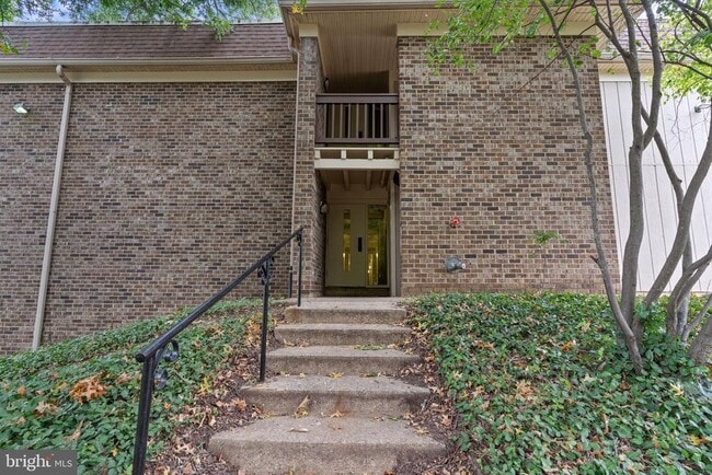 Building Photo - 5766 Rexford Ct