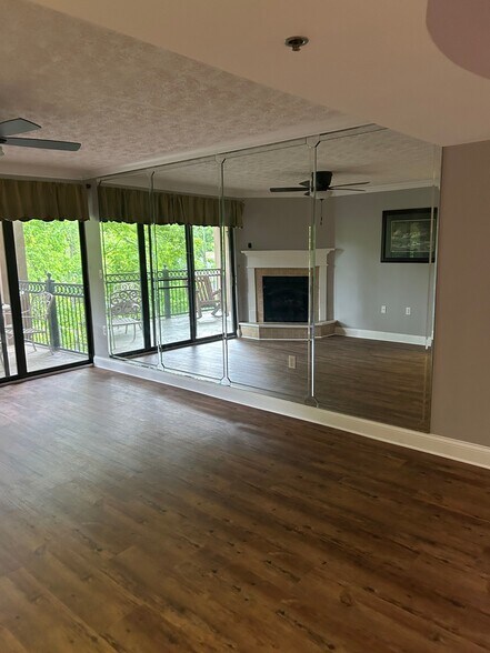 Living Room - 210 Roaring Fork Ext