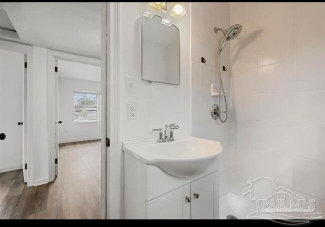 Building Photo - 5519 Mayfair Dr